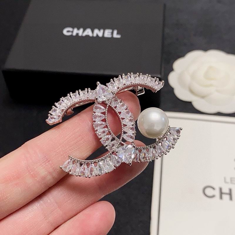 Chanel Brooch 12yxx256 (6)