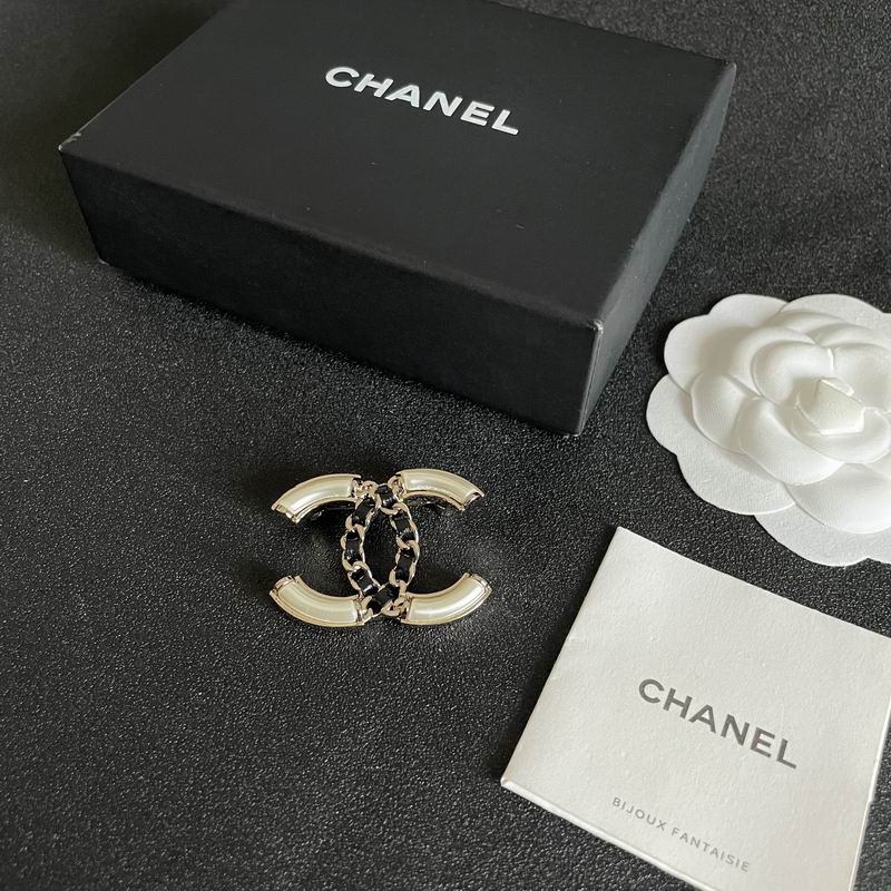 Chanel Brooch 12yxx258 (1)