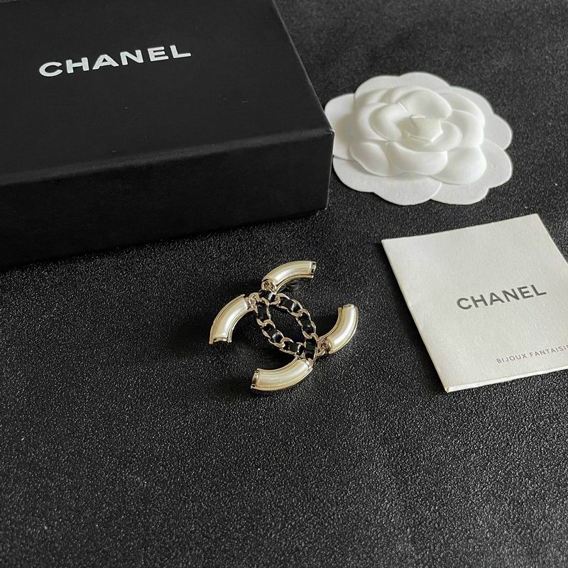 Chanel Brooch 12yxx258 (2)