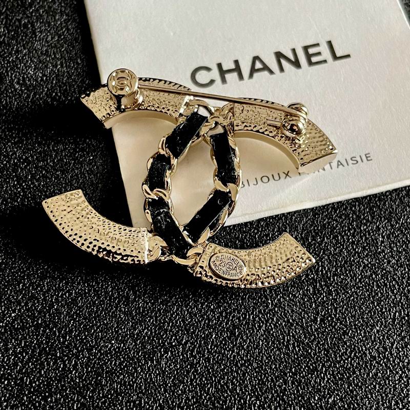 Chanel Brooch 12yxx258 (3)