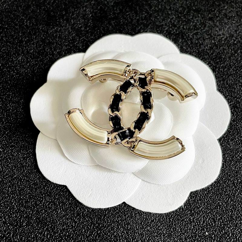 Chanel Brooch 12yxx258 (4)