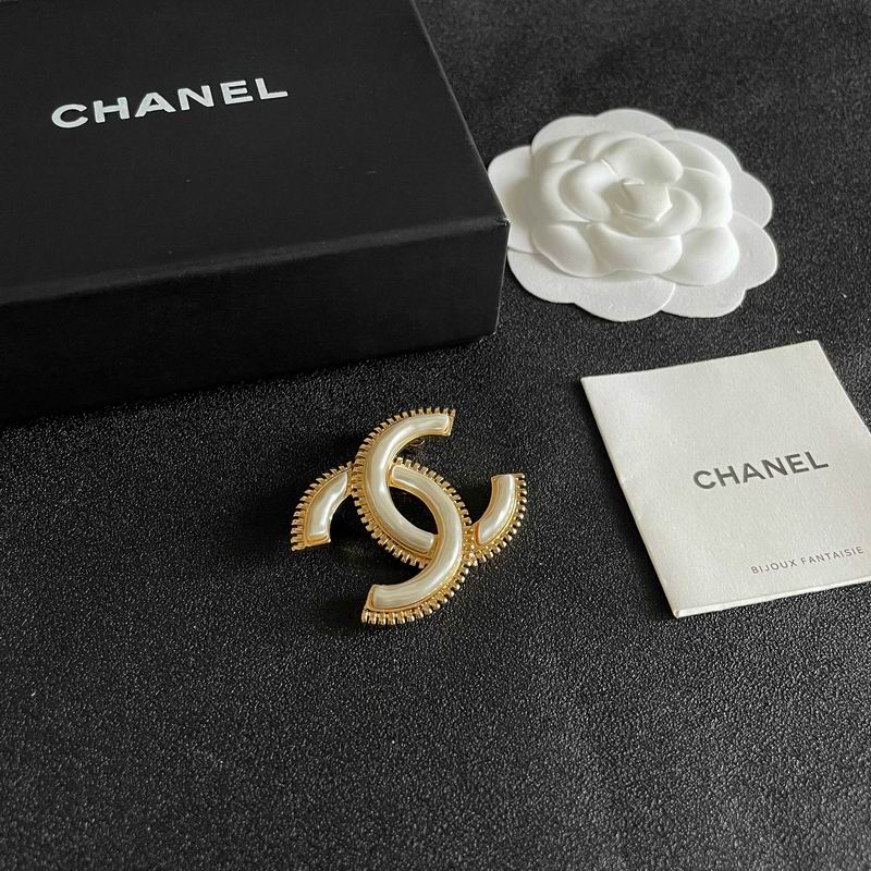 Chanel Brooch 12yxx259 (2)