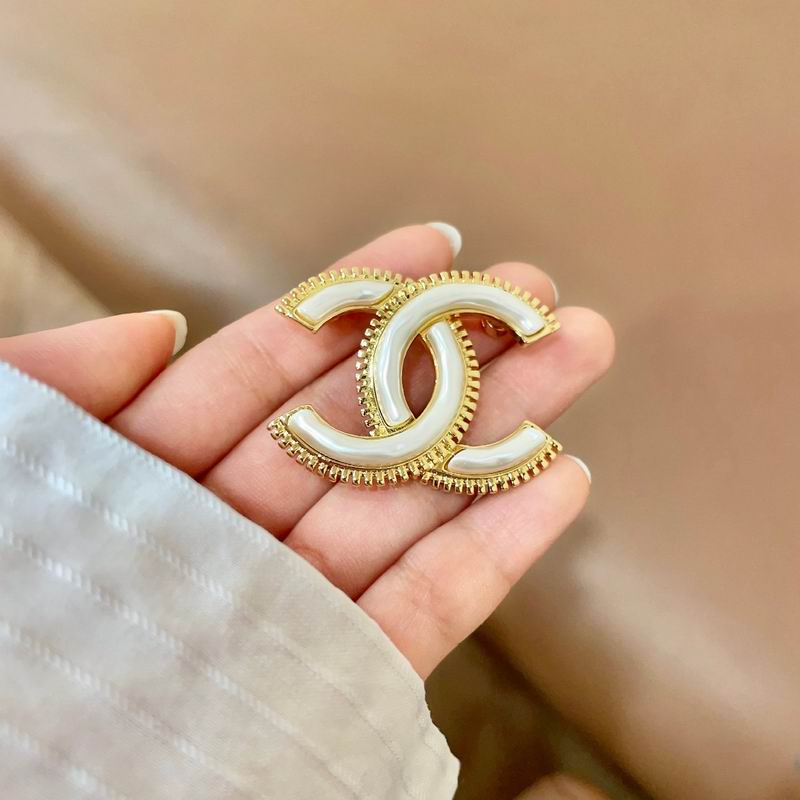 Chanel Brooch 12yxx259 (5)
