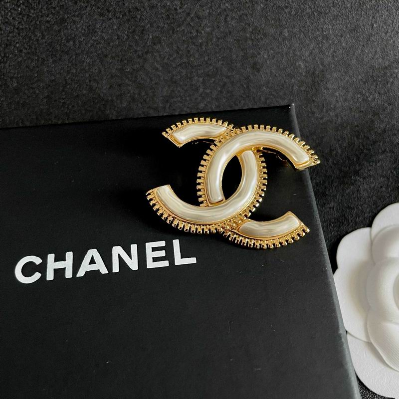 Chanel Brooch 12yxx259 (7)