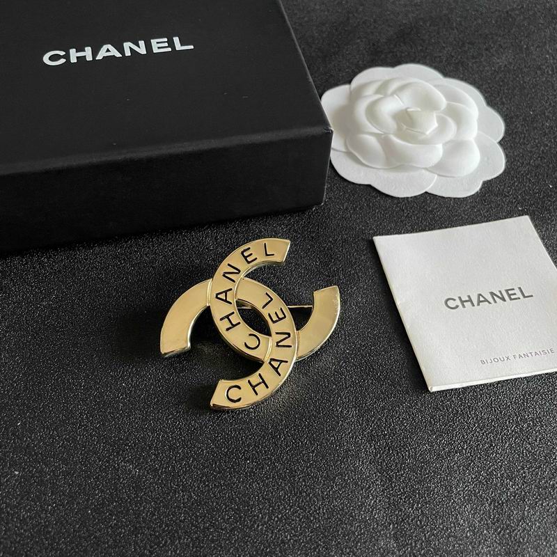 Chanel Brooch 12yxx260 (2)