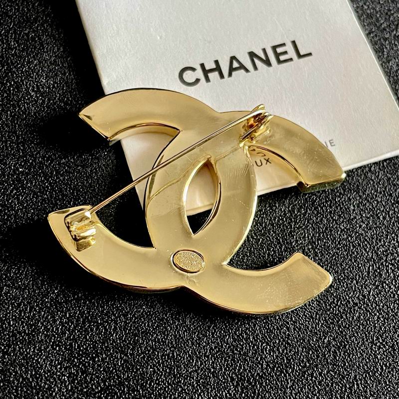 Chanel Brooch 12yxx260 (3)