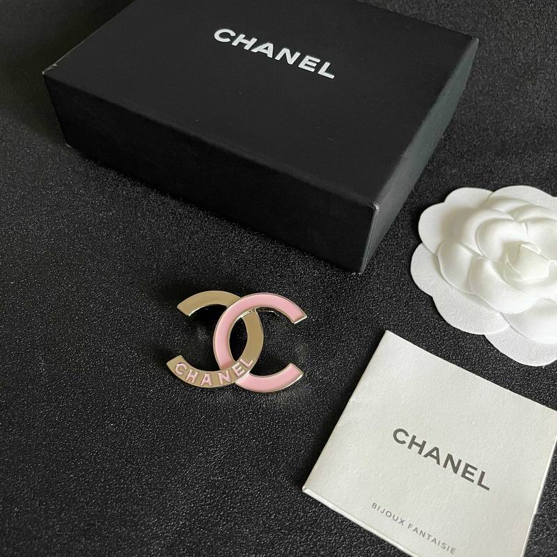 Chanel Brooch 12yxx261 (1)