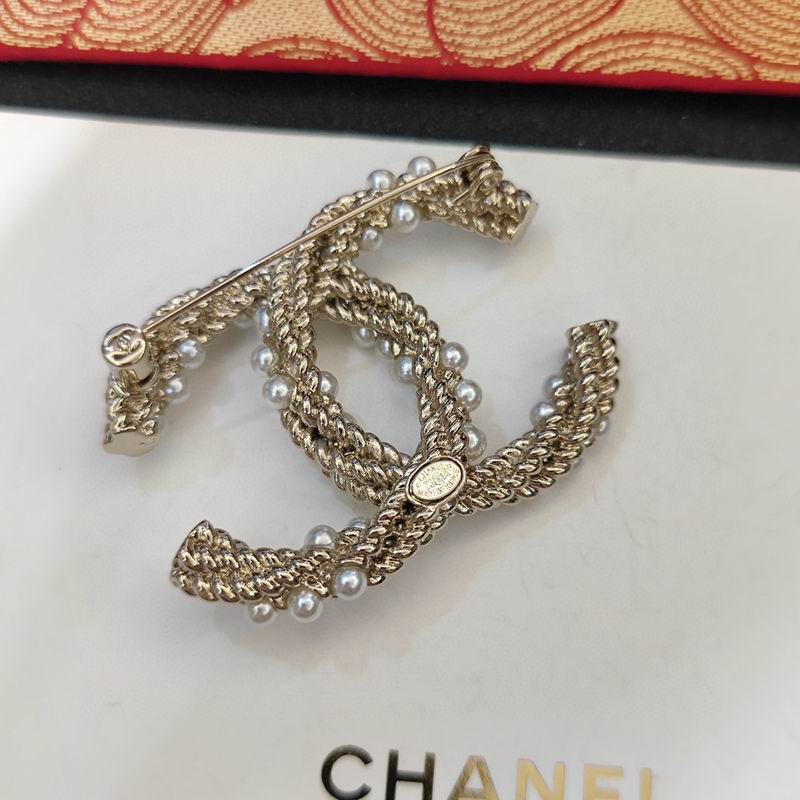 Chanel Brooch 12yxx262 (4)