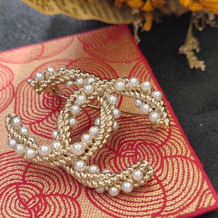 Chanel Brooch 12yxx262 (5)