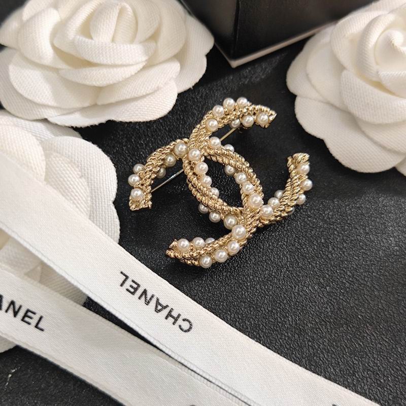 Chanel Brooch 12yxx262 (6)