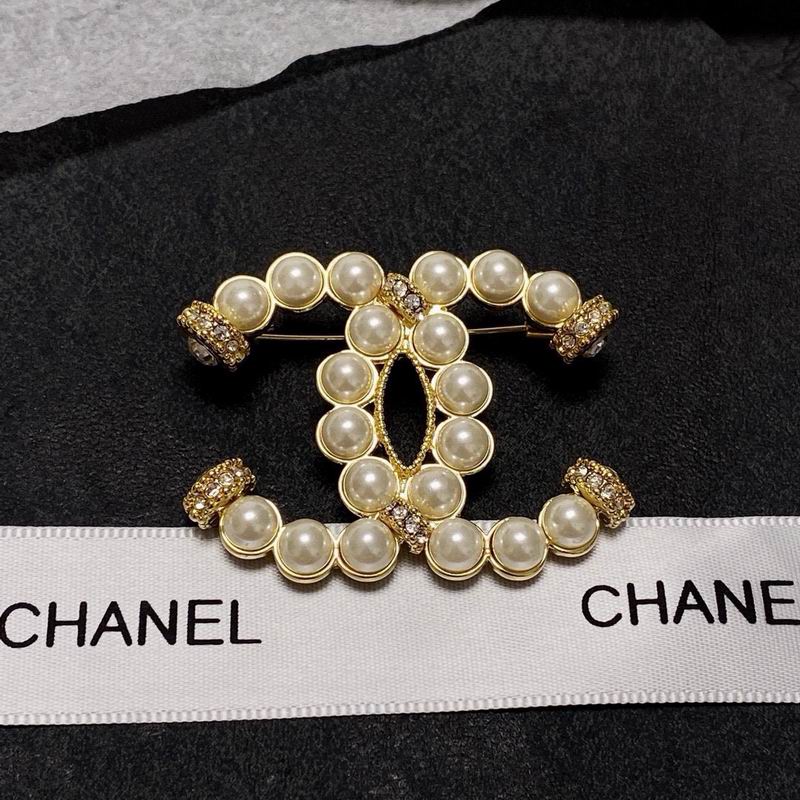 Chanel Brooch 12yxx263 (1)