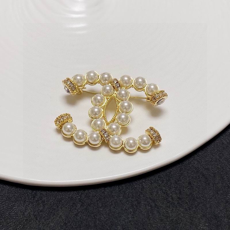Chanel Brooch 12yxx263 (2)