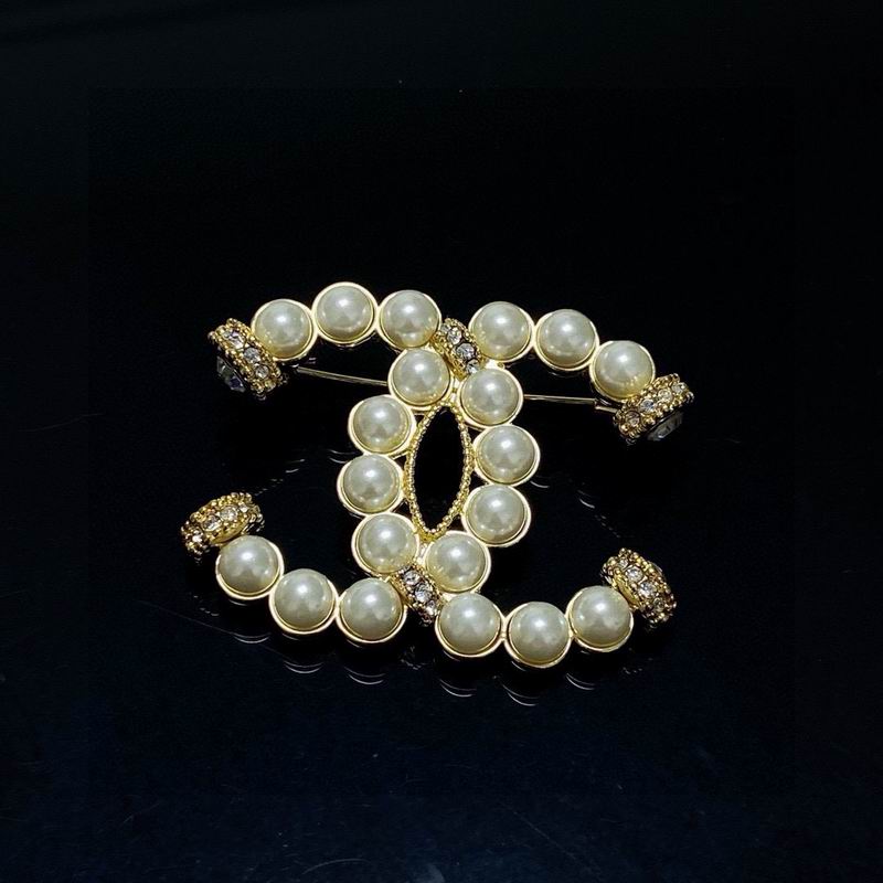 Chanel Brooch 12yxx263 (6)