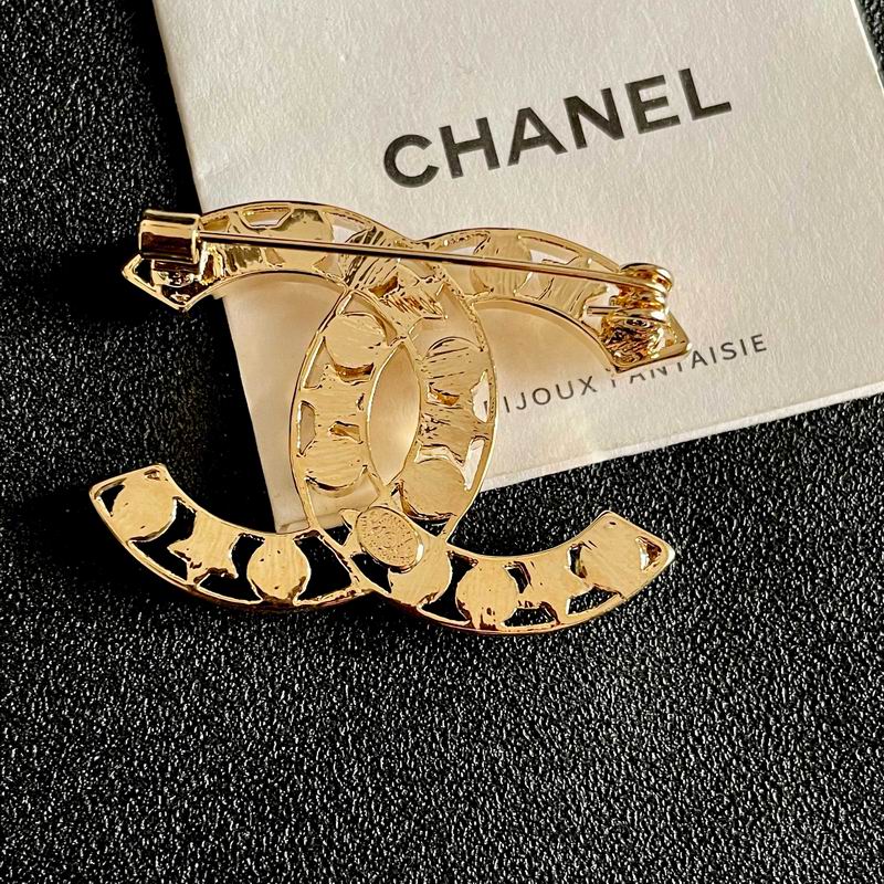 Chanel Brooch 12yxx264 (5)