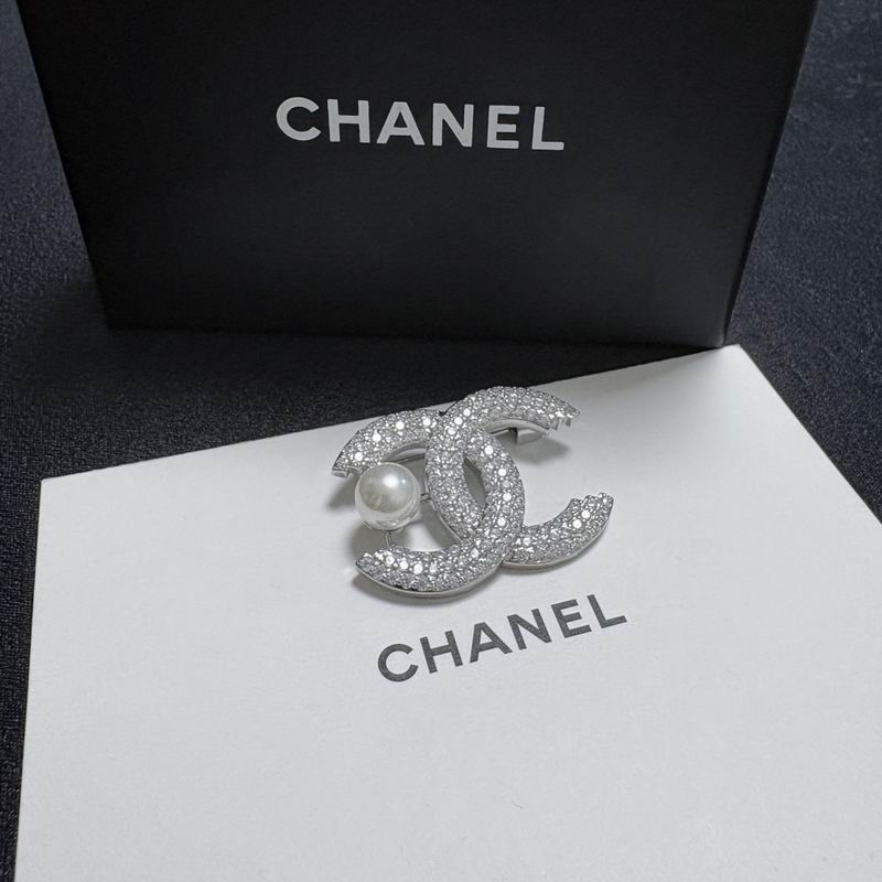 Chanel Brooch 12yxx265 (1)