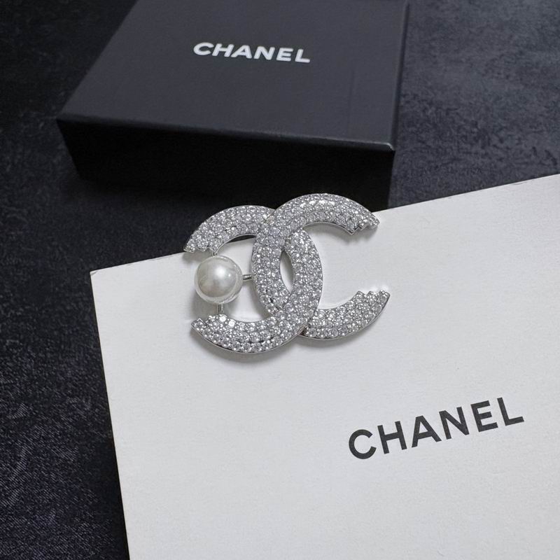 Chanel Brooch 12yxx265 (4)