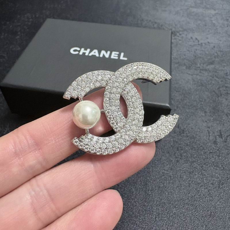 Chanel Brooch 12yxx265 (5)