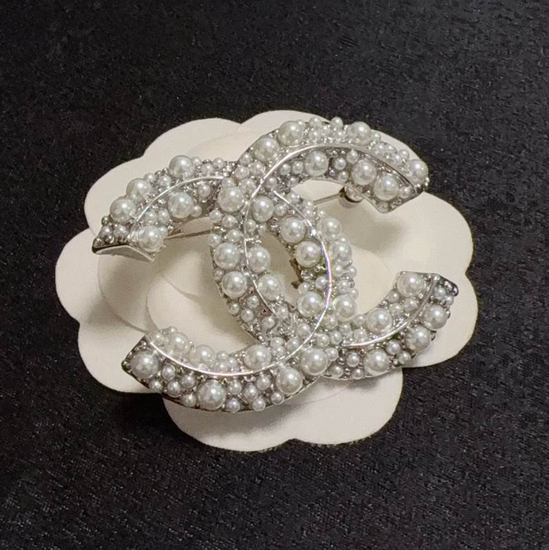 Chanel Brooch 12yxx266 (2)