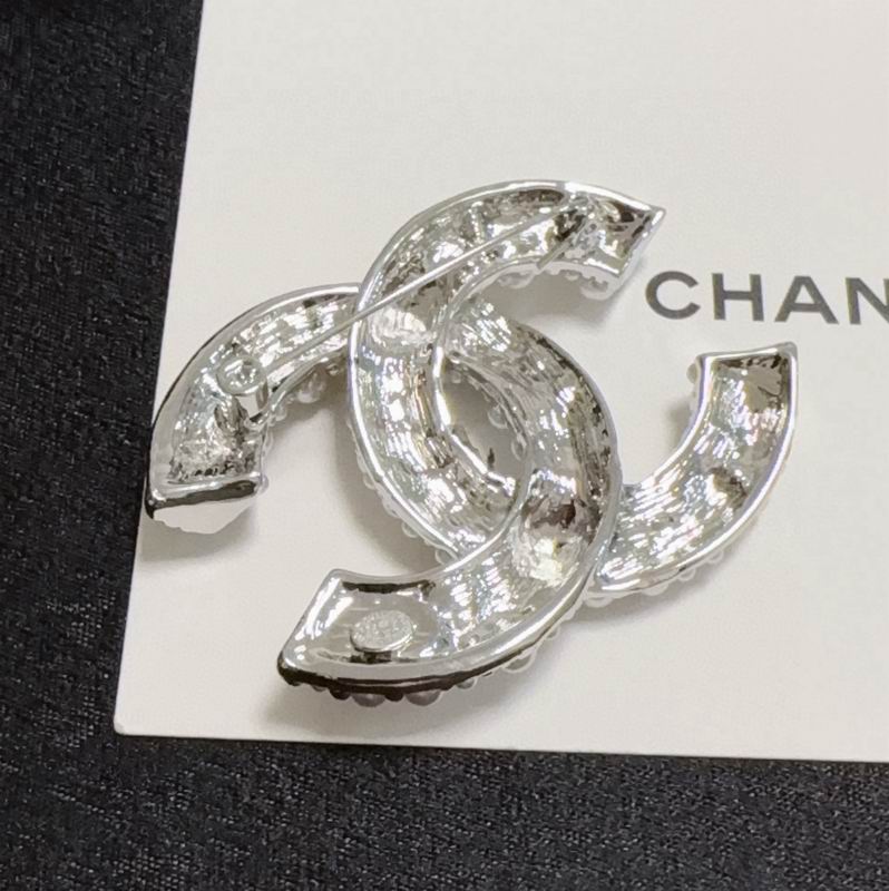 Chanel Brooch 12yxx266 (3)