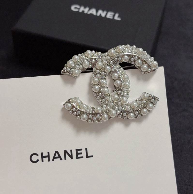 Chanel Brooch 12yxx266 (4)