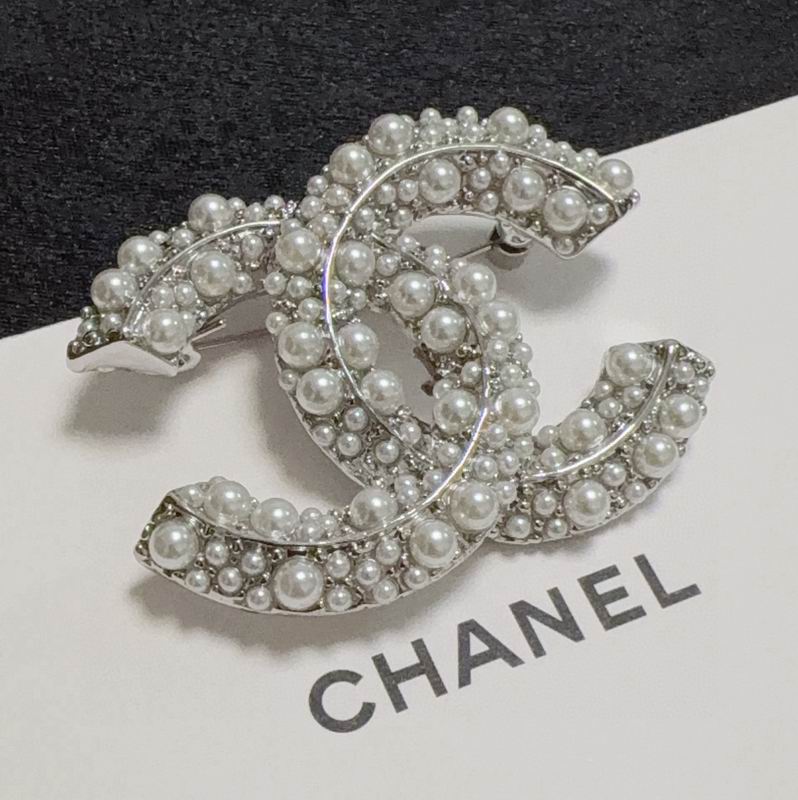 Chanel Brooch 12yxx266 (5)