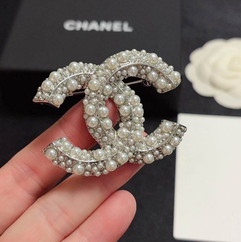 Chanel Brooch 12yxx266 (6)
