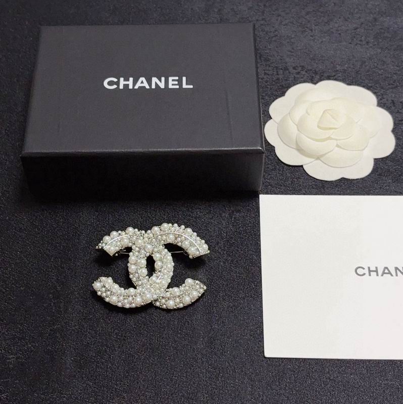 Chanel Brooch 12yxx266 (7)