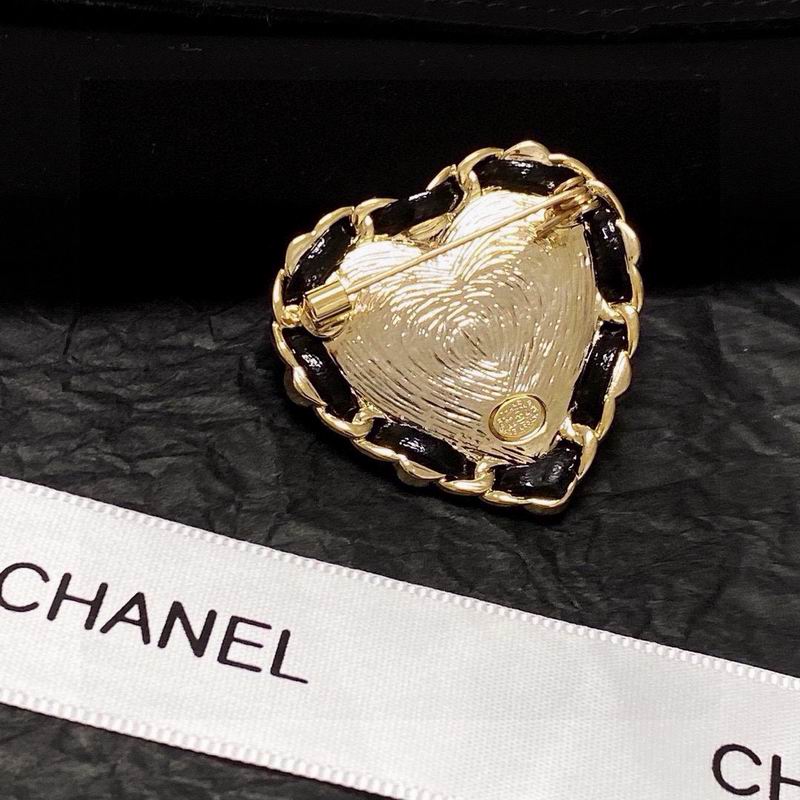 Chanel Brooch 12yxx268 (4)