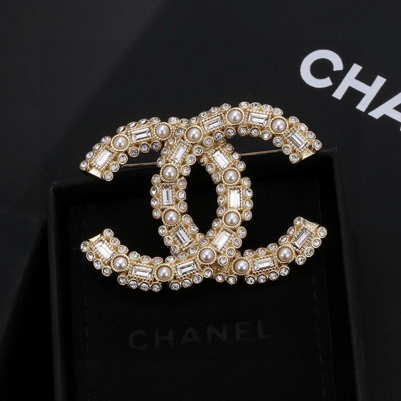 Chanel Brooch 12yxx269 (2)