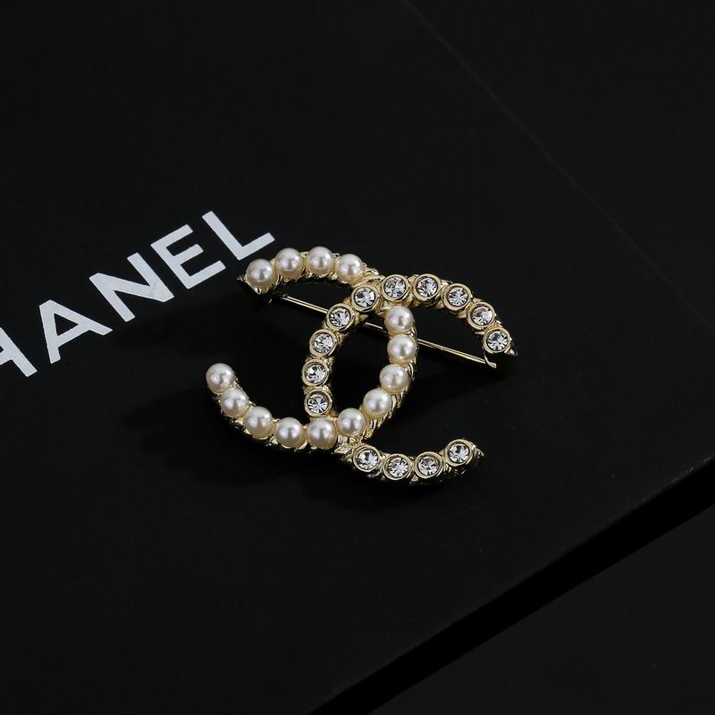 Chanel Brooch 12yxx270 (1)