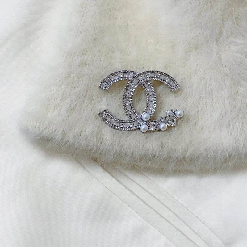 Chanel Brooch 12yxx271 (4)