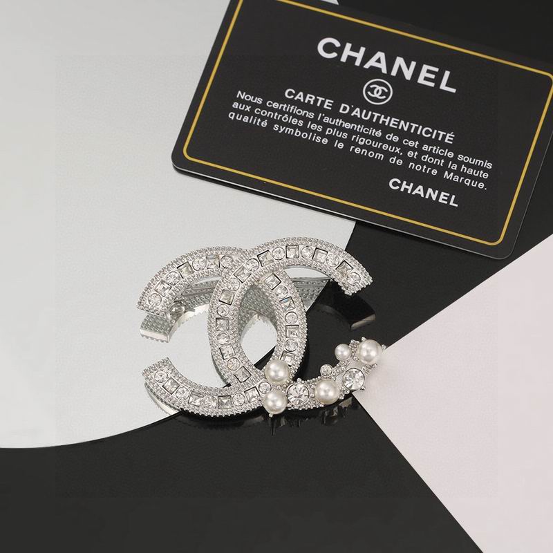 Chanel Brooch 12yxx271 (5)