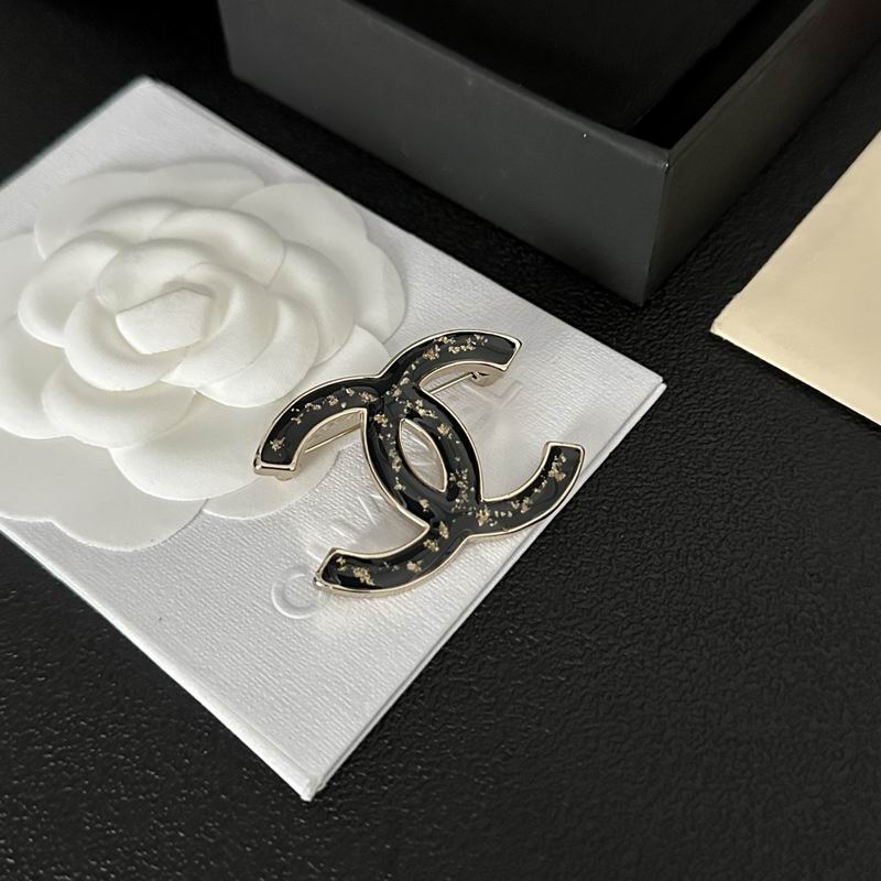 Chanel Brooch 12yxx272 (1)