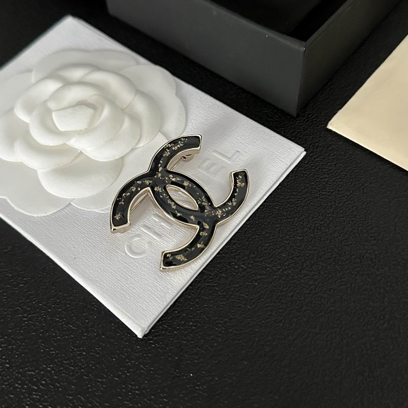 Chanel Brooch 12yxx272 (5)