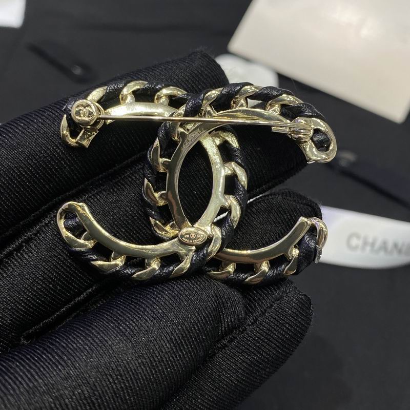 Chanel Brooch 12yxx273 (2)