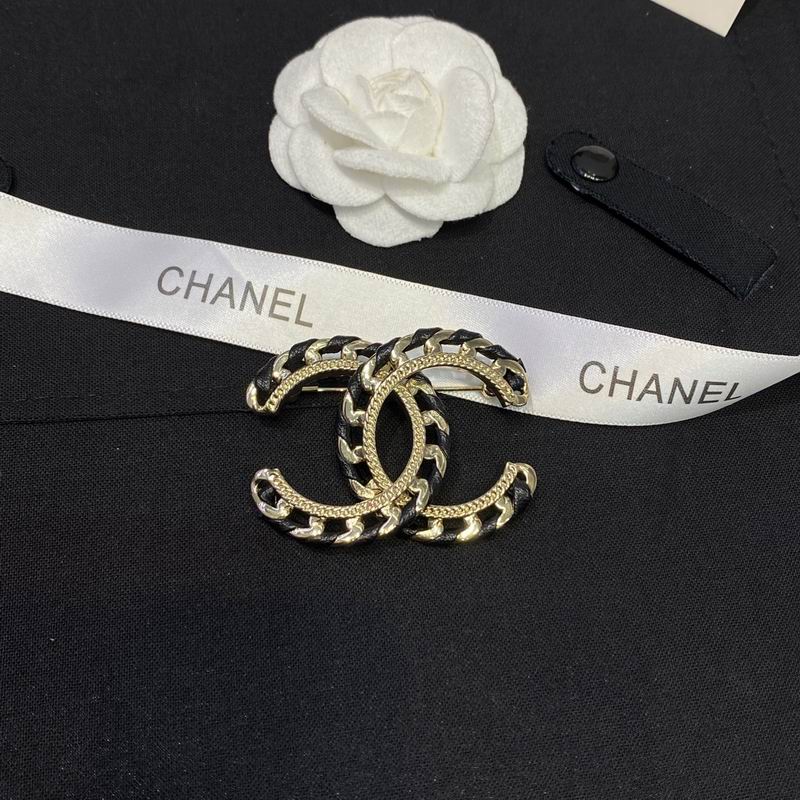 Chanel Brooch 12yxx273 (3)