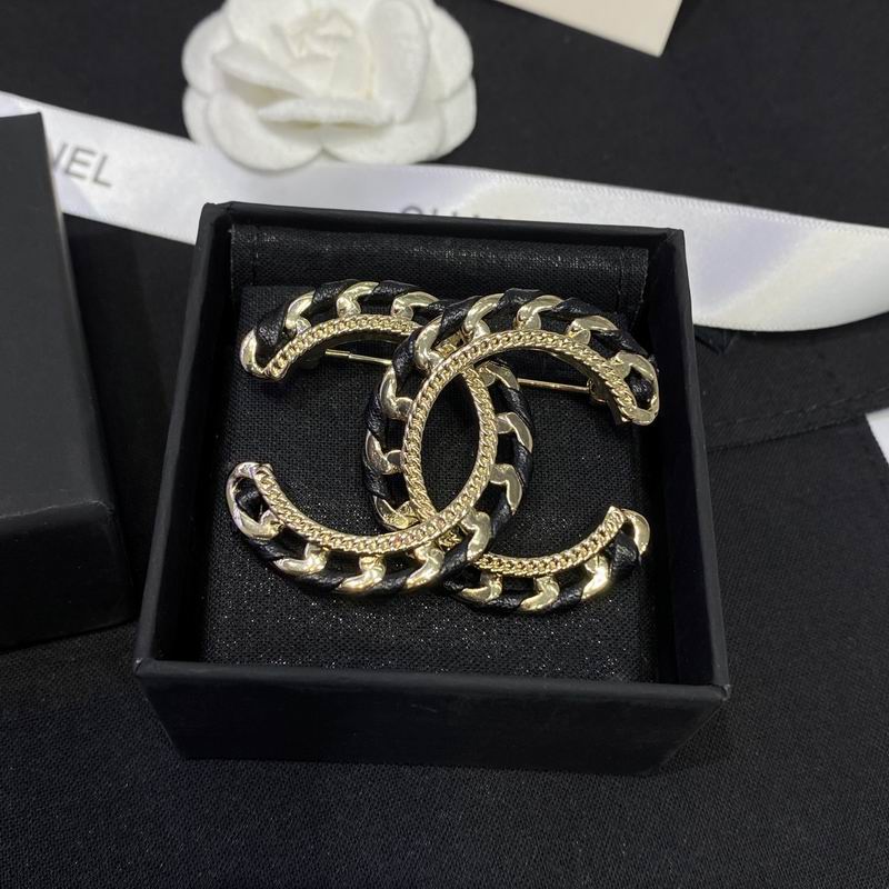Chanel Brooch 12yxx273 (5)