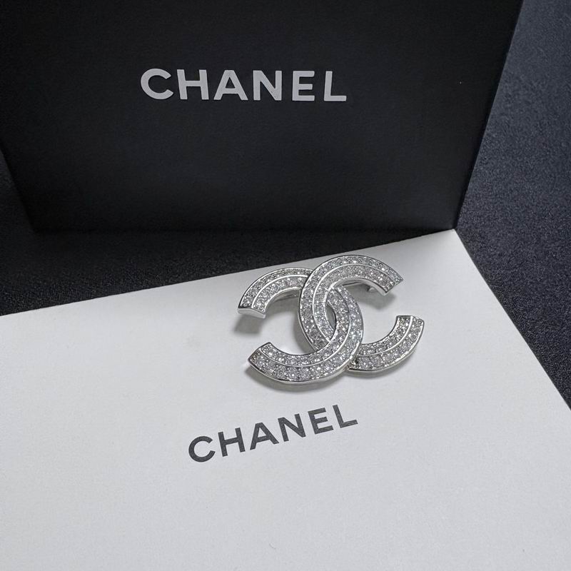 Chanel Brooch 12yxx274 (2)