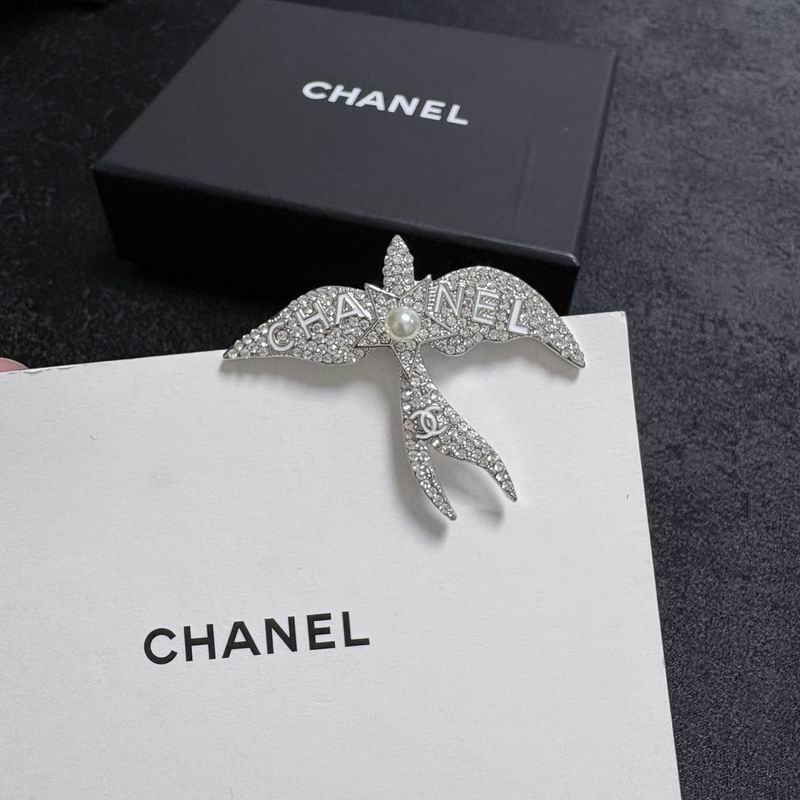 Chanel Brooch 12yxx276 (1)