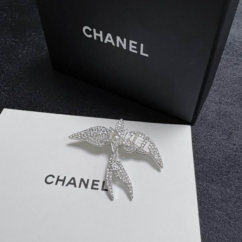 Chanel Brooch 12yxx276 (2)