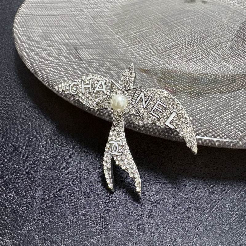 Chanel Brooch 12yxx276 (4)