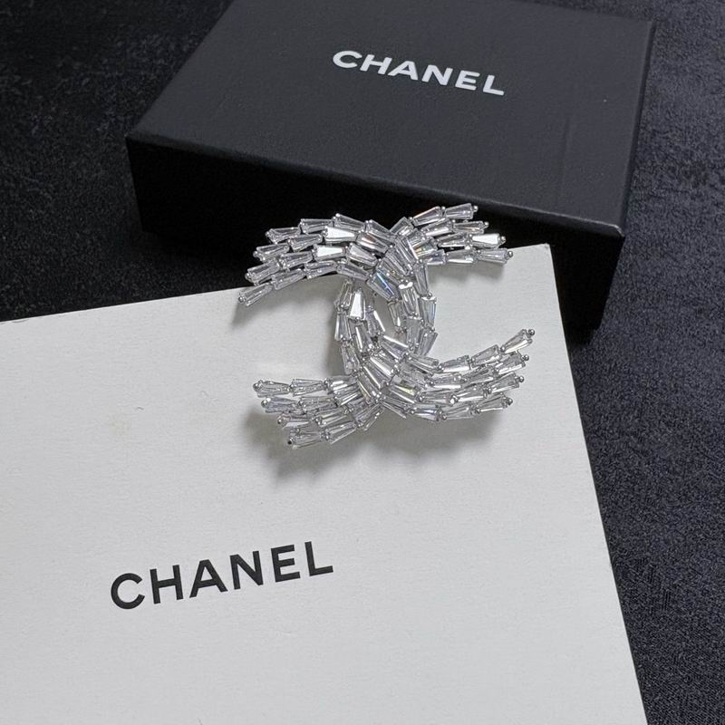 Chanel Brooch 12yxx277 (1)