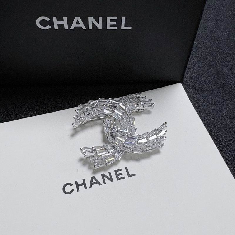 Chanel Brooch 12yxx277 (2)