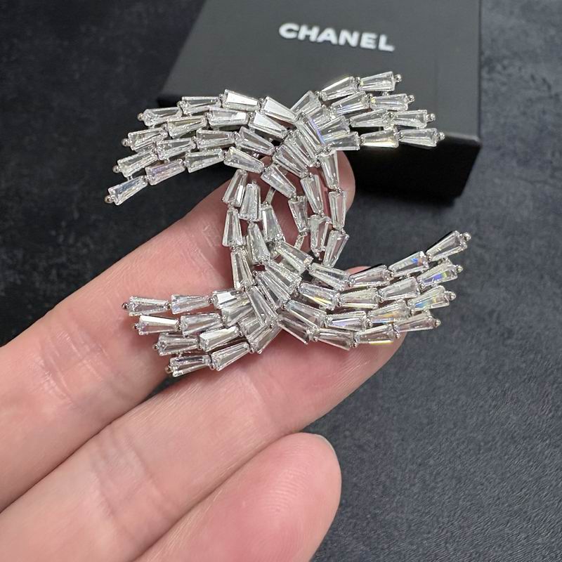 Chanel Brooch 12yxx277 (5)