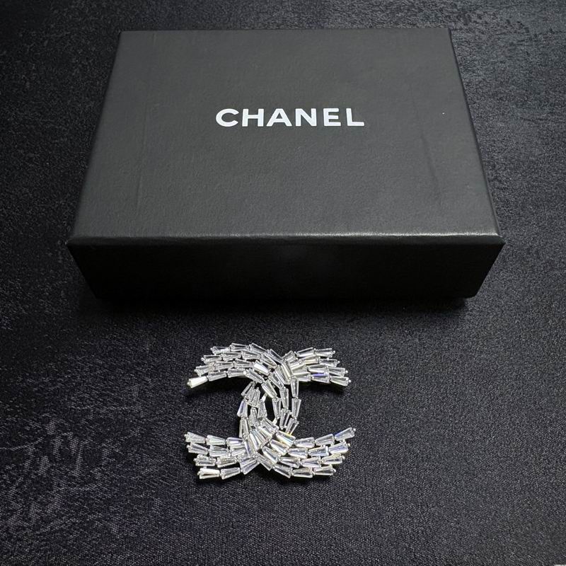 Chanel Brooch 12yxx277 (6)