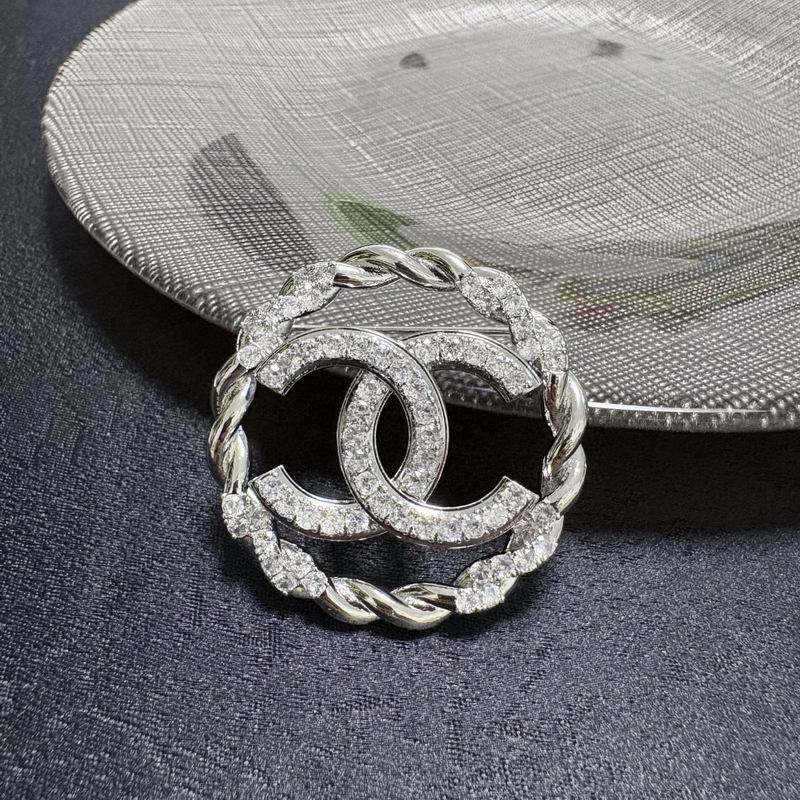 Chanel Brooch 12yxx278 (4)