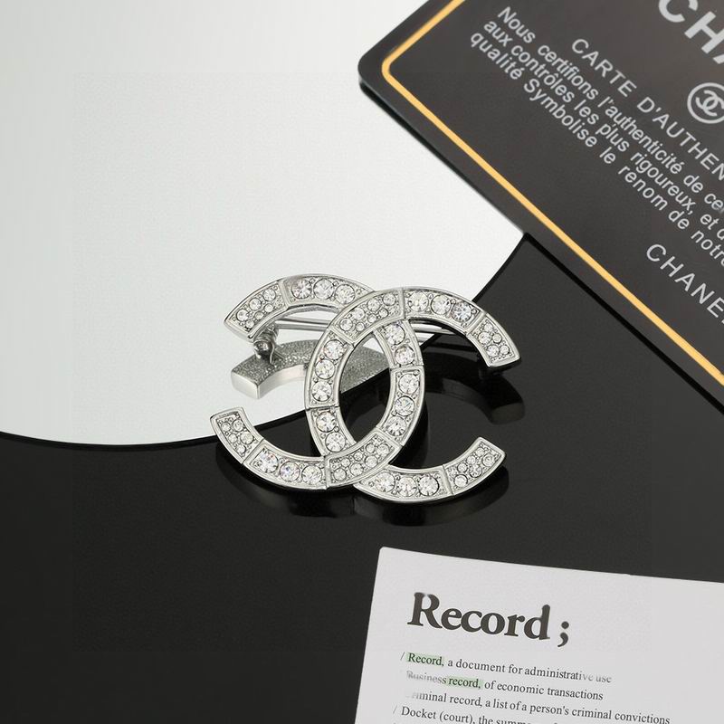 Chanel Brooch 12yxx281 (2)