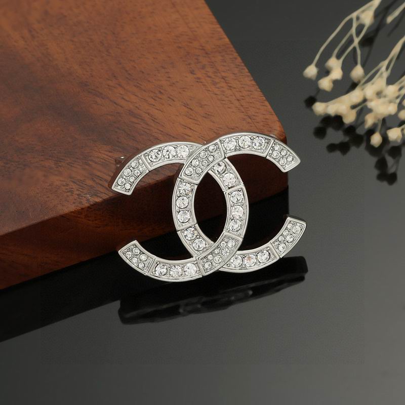 Chanel Brooch 12yxx281 (4)