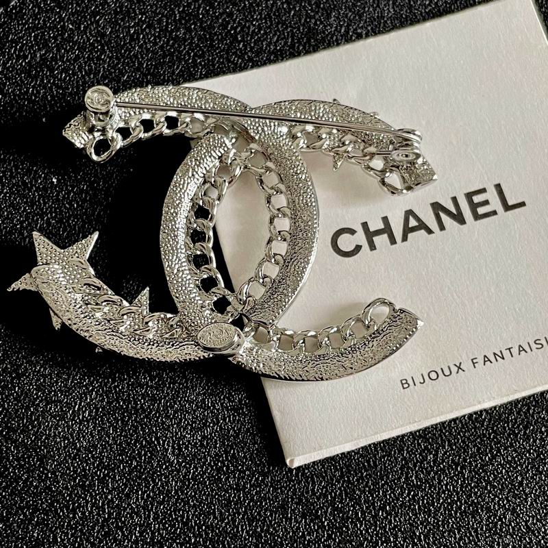Chanel Brooch 12yxx283 (4)