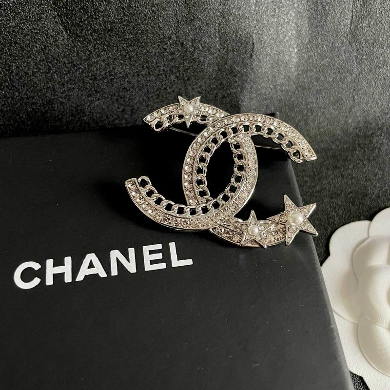 Chanel Brooch 12yxx283 (6)